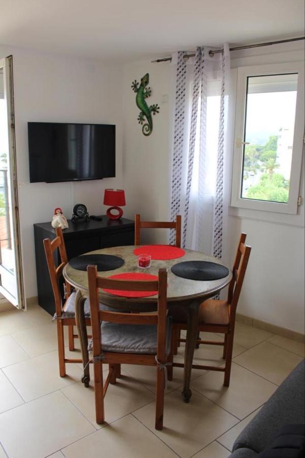 T2 Coquet Le Lavandou Plein Centre Vue Mer Exceptionnelle. Apartment ภายนอก รูปภาพ